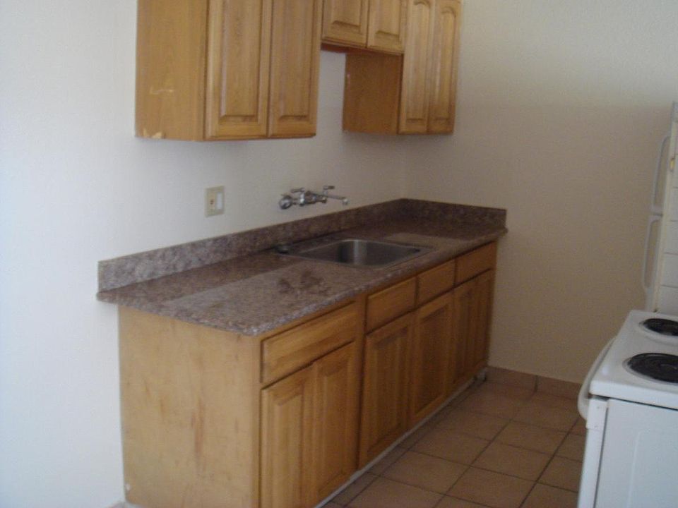 1st image of 3136 Cadillac Dr APT 4