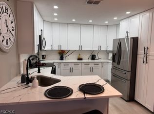 3928 SE 11th Pl APT 401, Cape Coral, FL 33904