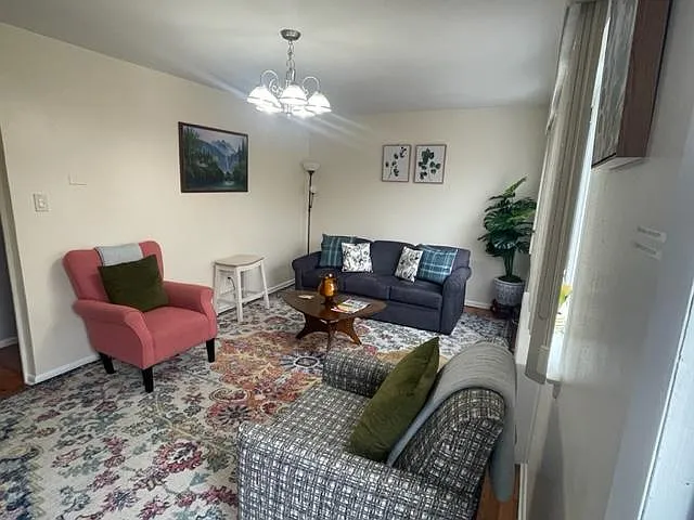 3 bed, 1000 sqft, $3,500 — Photo 3