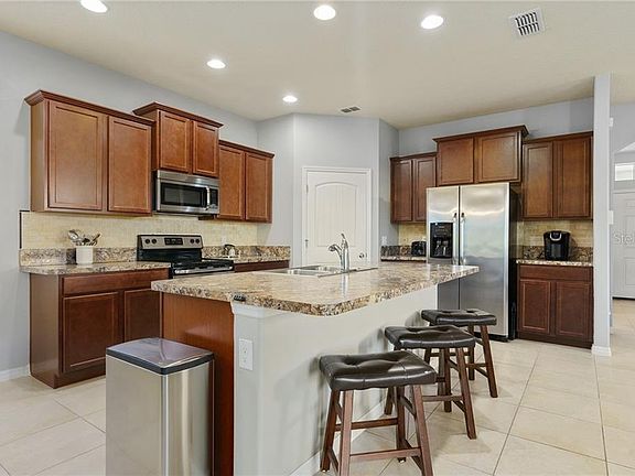 5th image of 8607 Bayview Crossing Dr