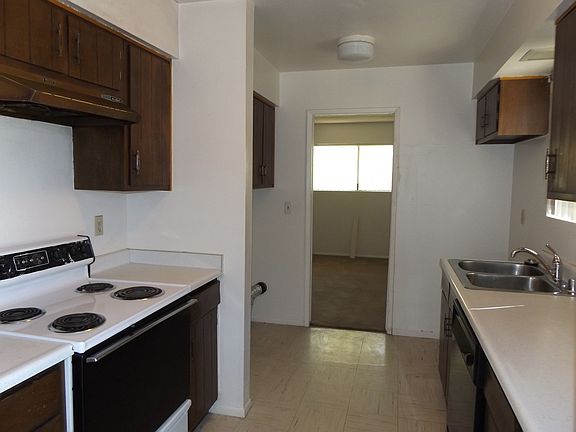 4th image of 2756 Arcadia Dr