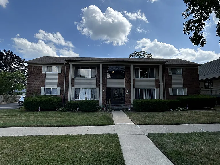 249 Chestnut St — Photo 11