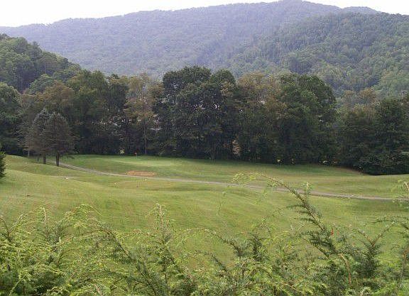 5th image of 124 Mountain Club Dr