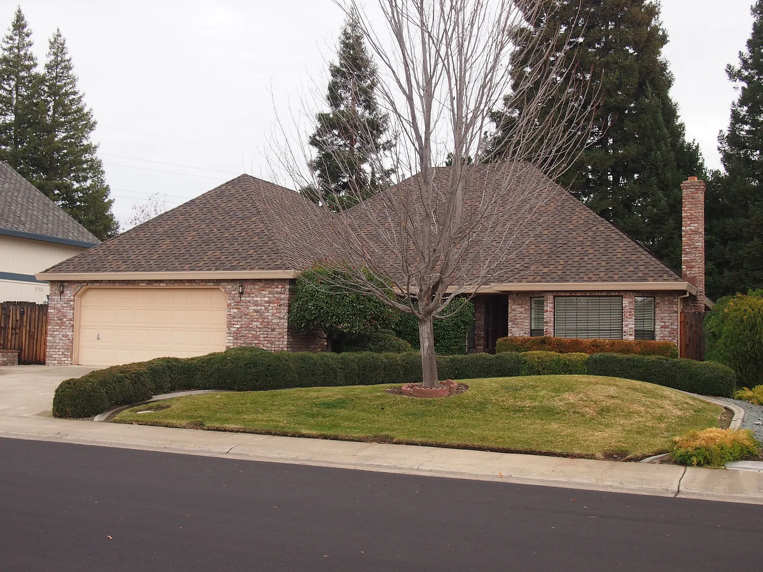 305 Walton Way photo 1