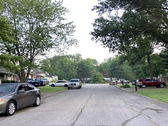 5th image of 5122 S Kenwood Ct