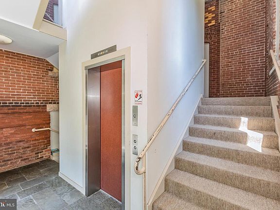 2nd image of 5 Academy Ct