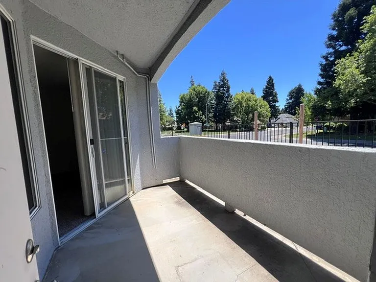 5201 Laguna Oaks Dr #181 — Photo 10