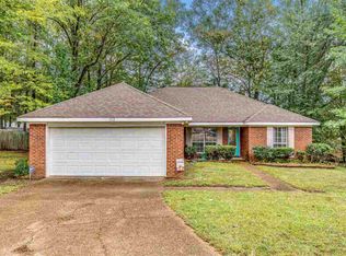 112 Fox Run Way, Clinton, MS 39056