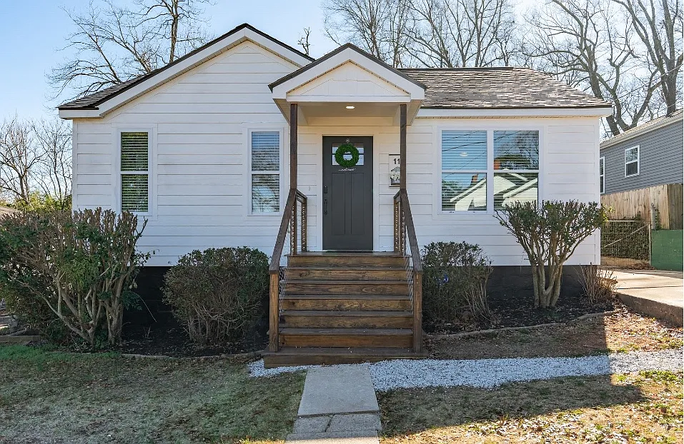 11 McAdoo Ave — Photo 2