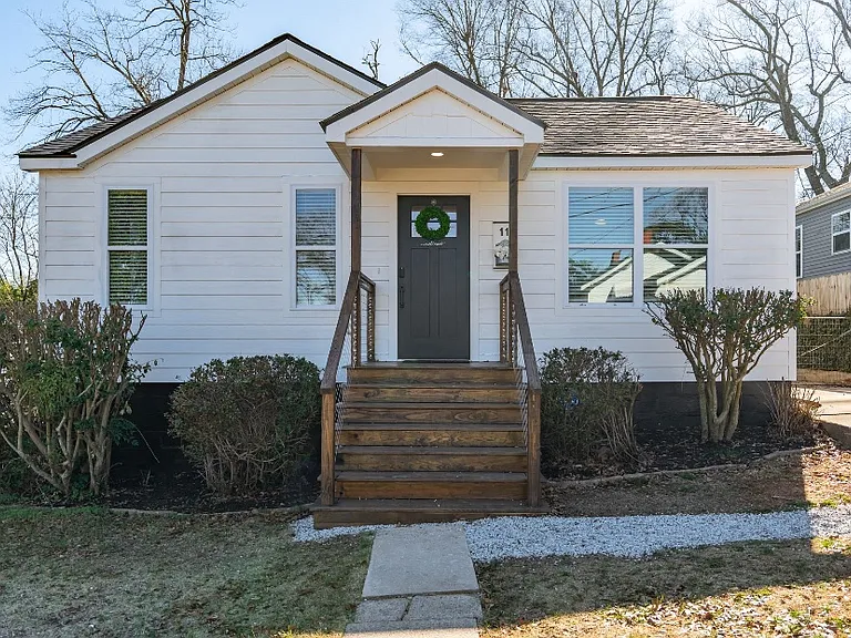 11 McAdoo Ave — Photo 2