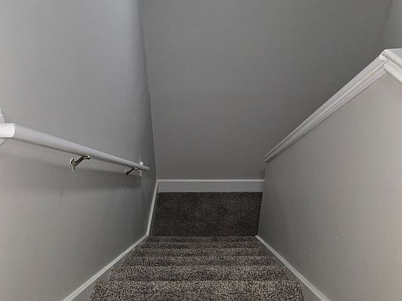 5th image of 2322 W Chestnut St APT 2