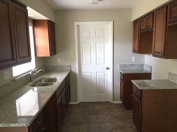 5th image of 3121 Harmon Ln