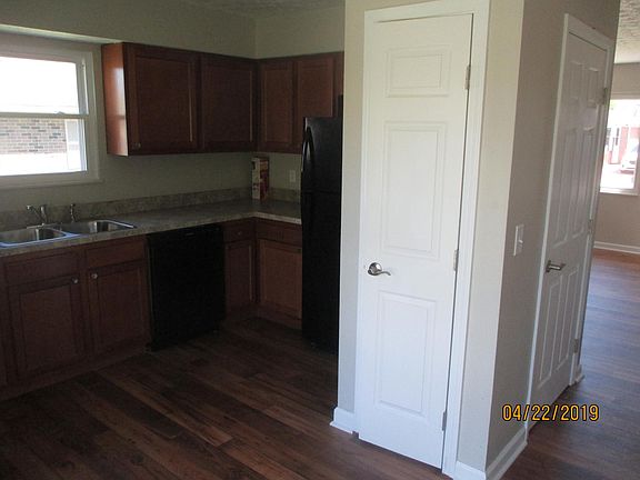 5th image of 1420 Old Hickory Dr