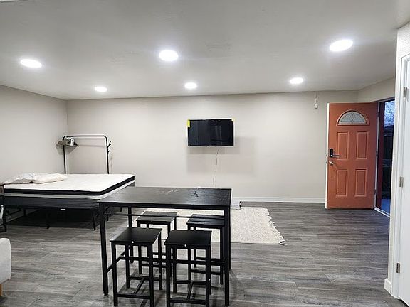 3rd image of 10010 Columbine Ct #3