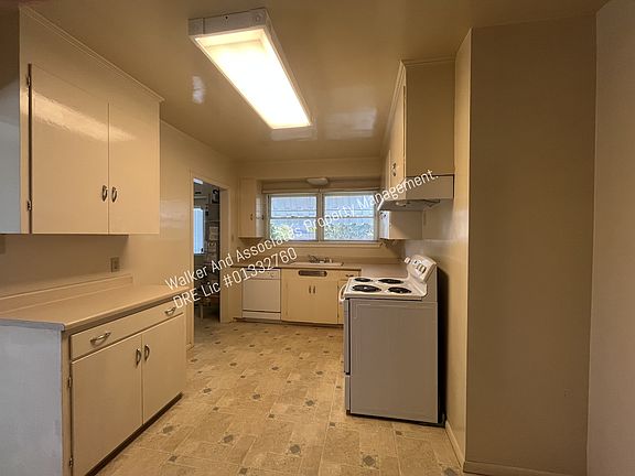 5th image of 214 W Tunnell St #A