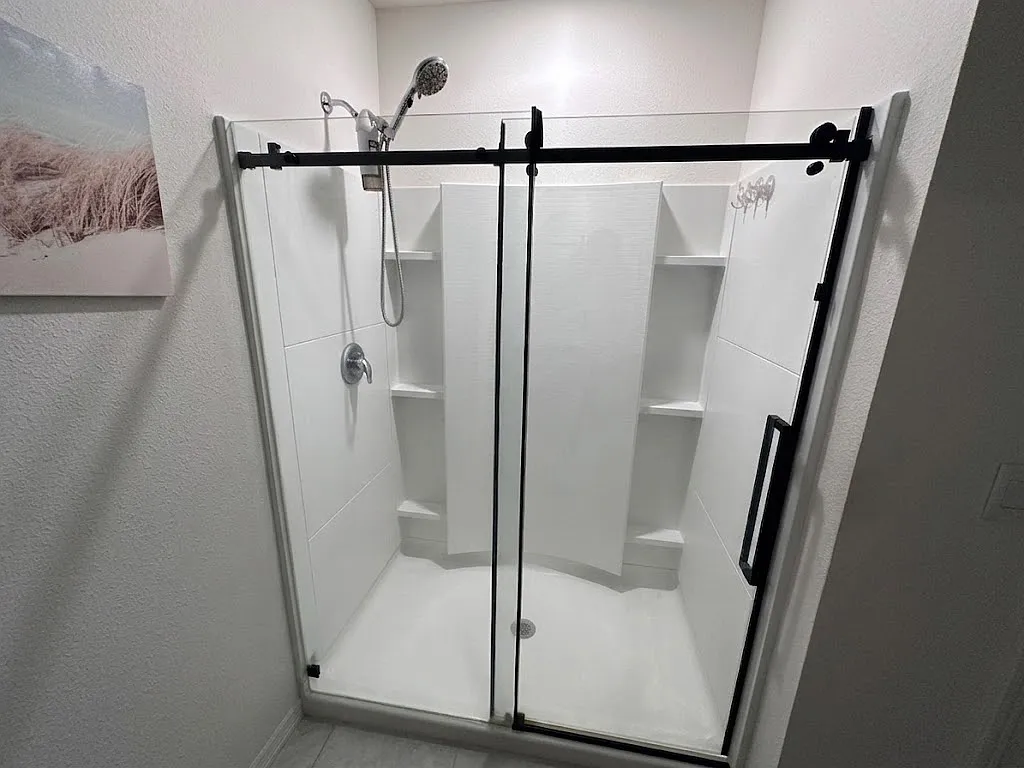 3 bed, 2000 sqft, $2,200 — Photo 4