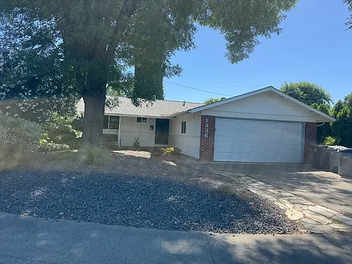 1336 Alder Pl Photo 1