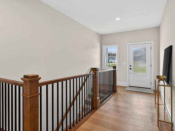 4th image of 7091 Spring Creek Dr