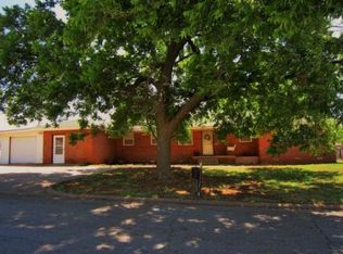 820 N Indiana St, Weatherford, OK 73096