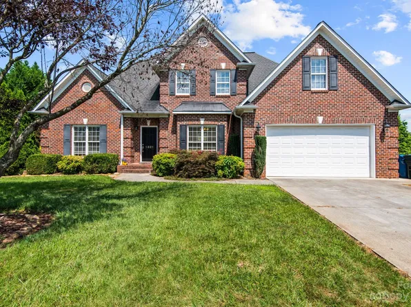 1821 31st Avenue Ln NE, Hickory, NC 28601