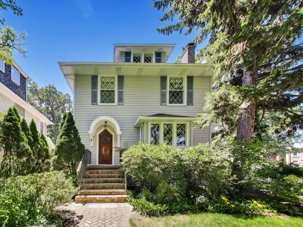 1110 Elm St, Winnetka, IL 60093