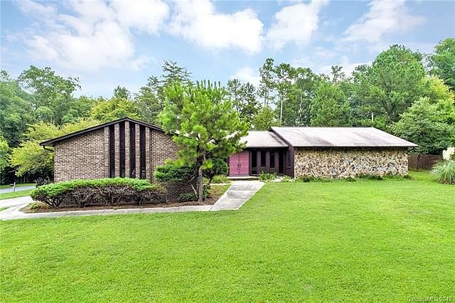 1st image of 3001 Devonshire Dr