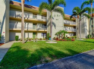 4840 Golf Club Ct APT 10, North Fort Myers, FL 33903
