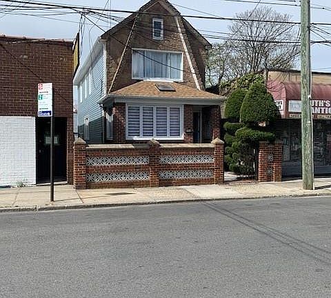 2nd image of 1412 E 64th St