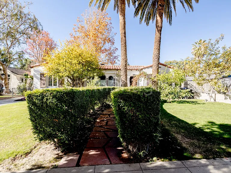 227 Oleander Ave — Photo 1