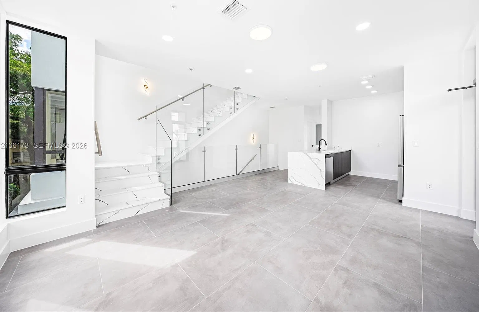 3 bed, 1550 sqft, $4,500 — Photo 2