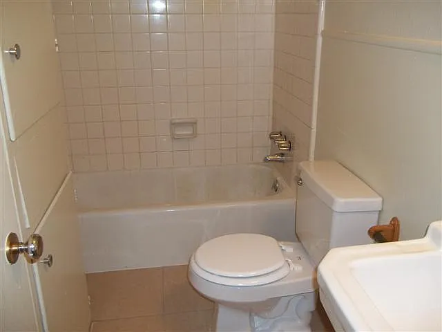 910 Hill St — Photo 9