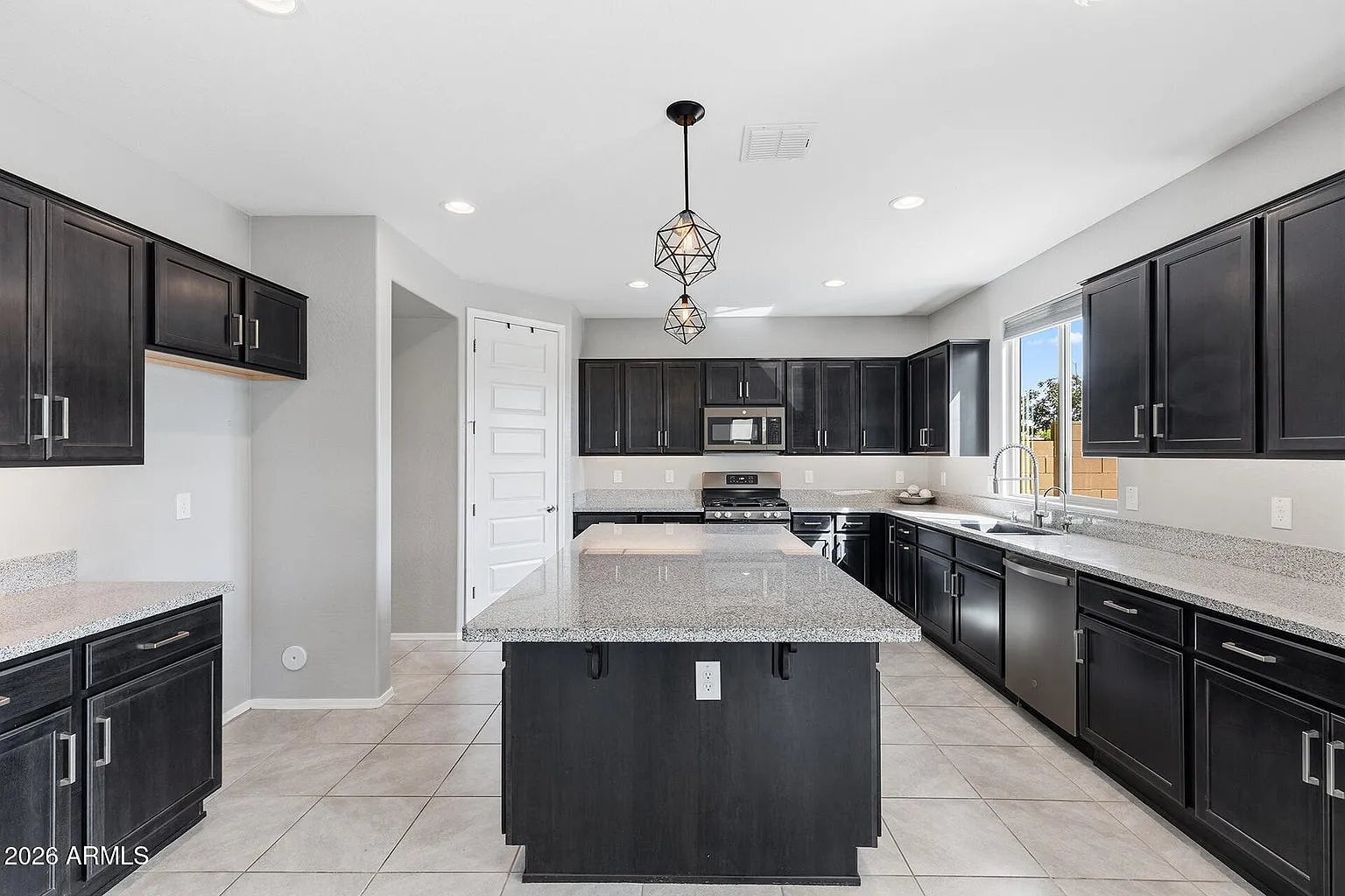 3 bed, 2663 sqft, $2,890 — Photo 3