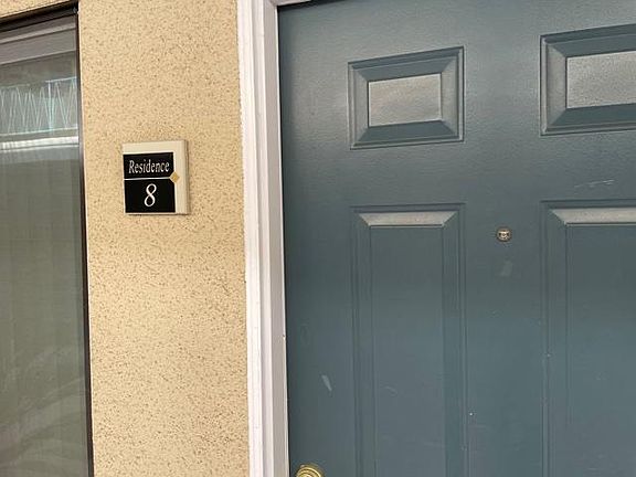 2nd image of 141 N Kenwood St #8