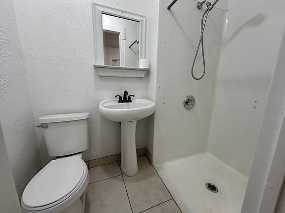 5th image of 900 N 1st St #A