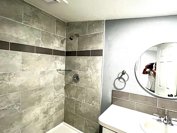4th image of 15601 S Highway 475 #3