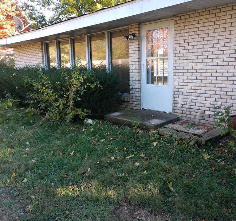 2nd image of 113 W South St