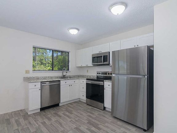 5th image of 1311 Waffle St SE
