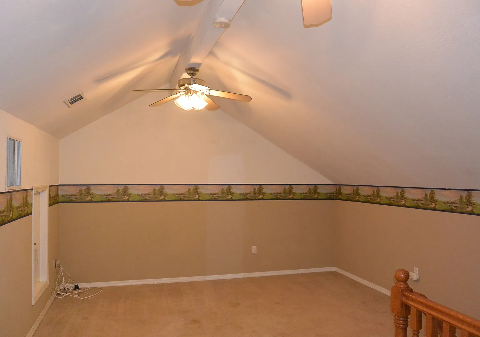 South West Home with Pool. — Photo 3