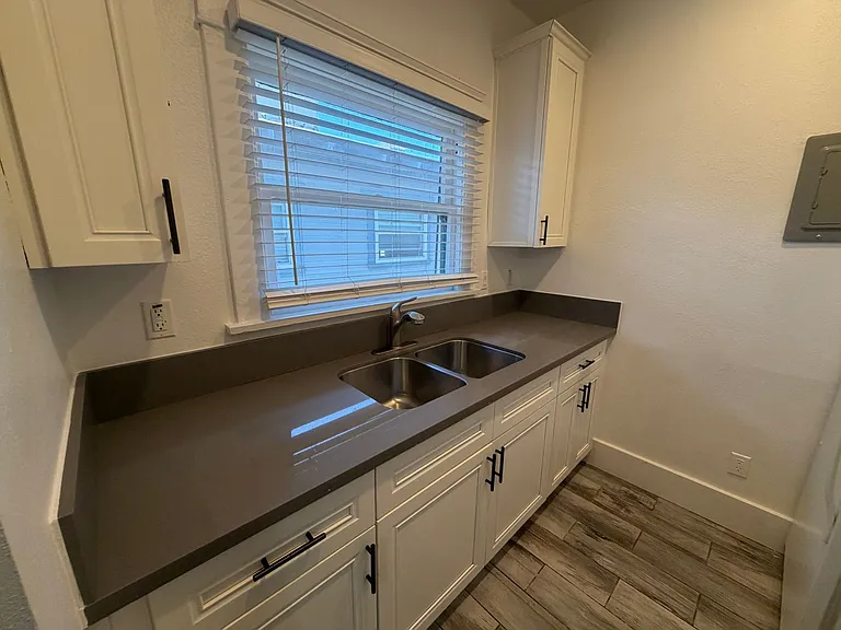 245 Linden Ave — Photo 9