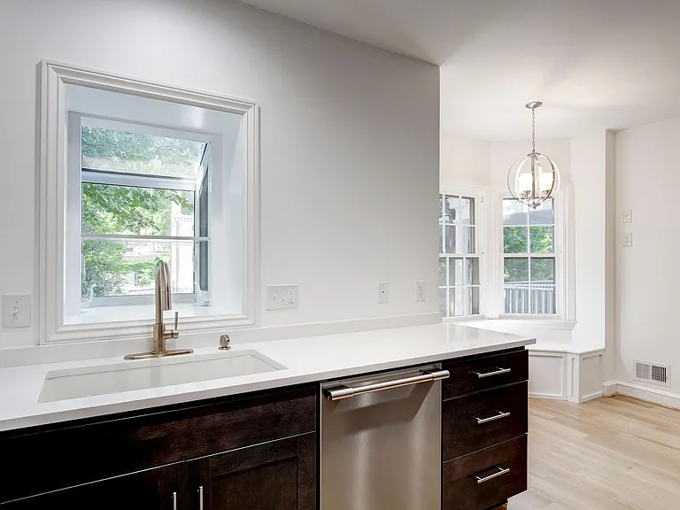 1626 Kalmia Rd NW — Photo 14
