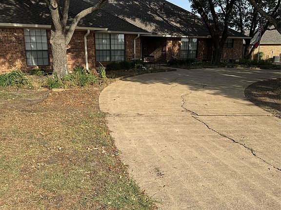 2nd image of 202 Suntide Dr