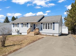 37 Bahama St, Dieppe, NB E1A4Z1