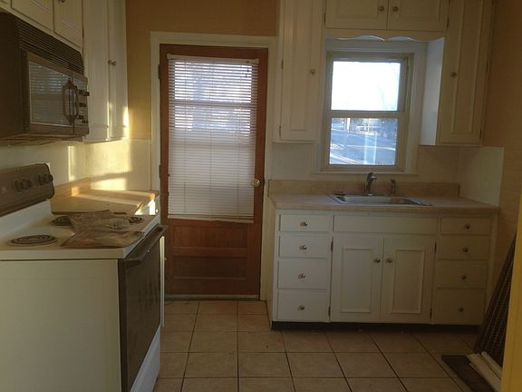 2nd image of 2612 Waples St