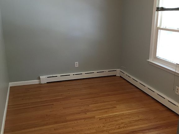 5th image of 19 N Hillside Ave