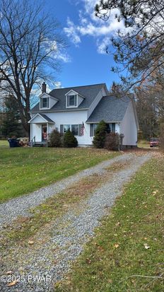 1309-1311 Golf Park Dr, Lake Ariel, PA 18436