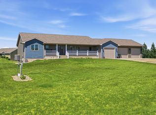 40686 Sunrise Rdg, Mitchell, SD 57301