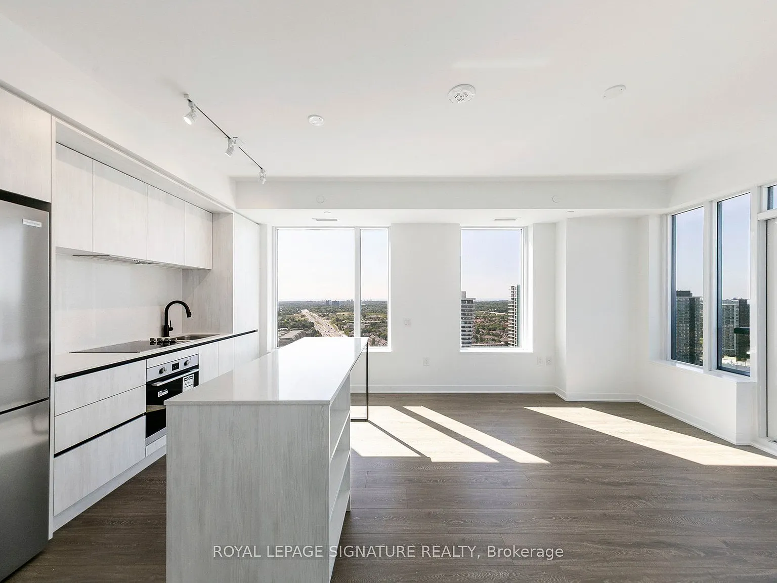 2 bed, $2,995 — Photo 3