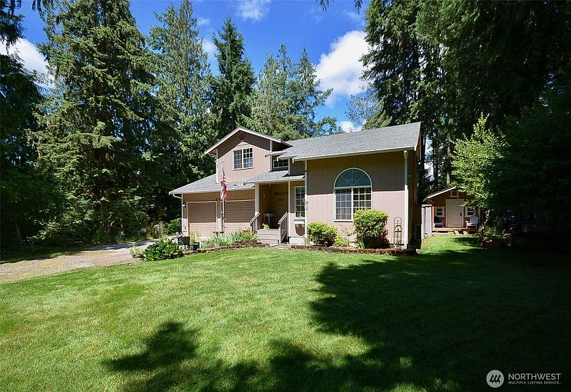 4th image of 18840 Rampart Drive SE