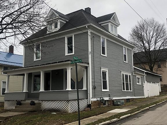 2nd image of 223 W Washington St