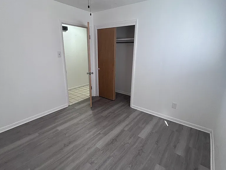 4902 Branscomb Dr — Photo 6